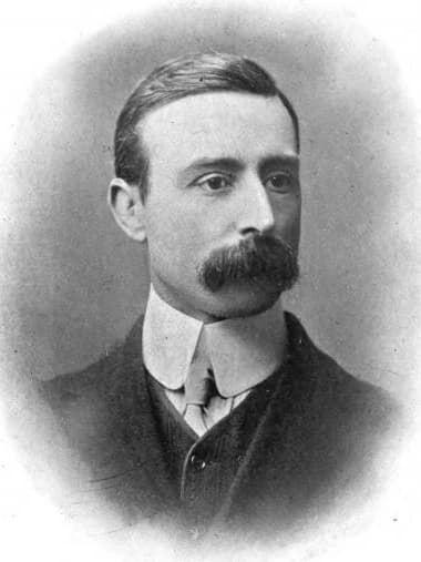 Photograph of H. J. R. Murray, 1907